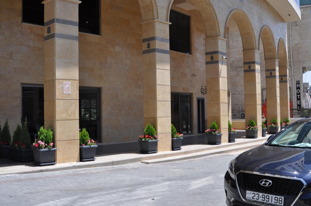 Viola Hotel Suites Amman Exterior photo